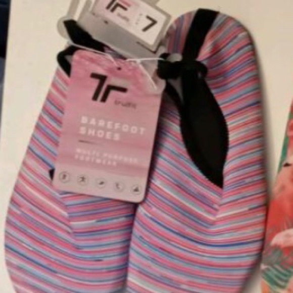 You don’t see them. But they see you. Water Shoes Woman’s. Their habitat - Picture 9 of 15